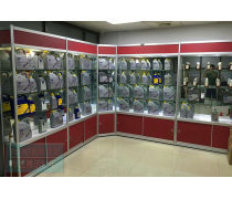 数码产品展柜热卖促销，引领科技消费新浪潮